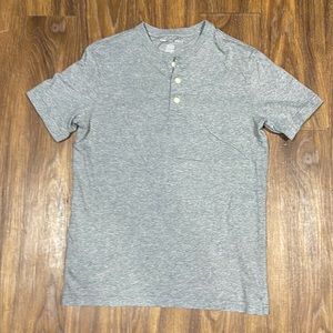 New condition and very comfortable American Eagle Henley t shirt